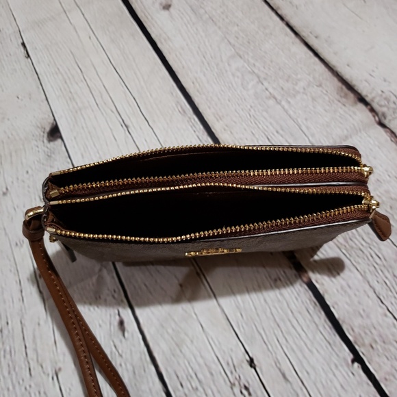 Authentic Coach Wristlet - Picture 4 of 5